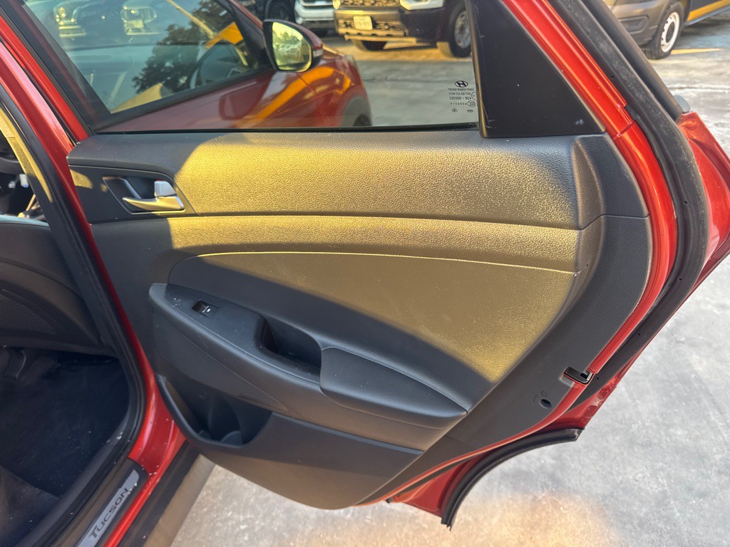 2016 Hyundai Tucson Image 17