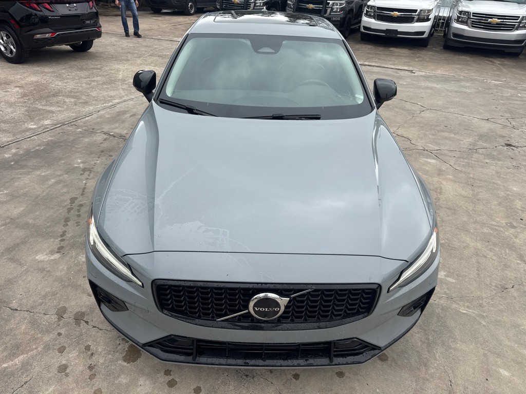 2024 Volvo S60 Image 2