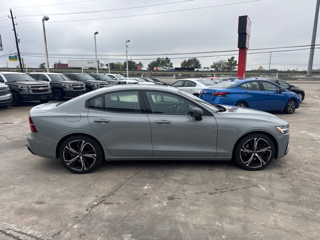 2024 Volvo S60 Image 4