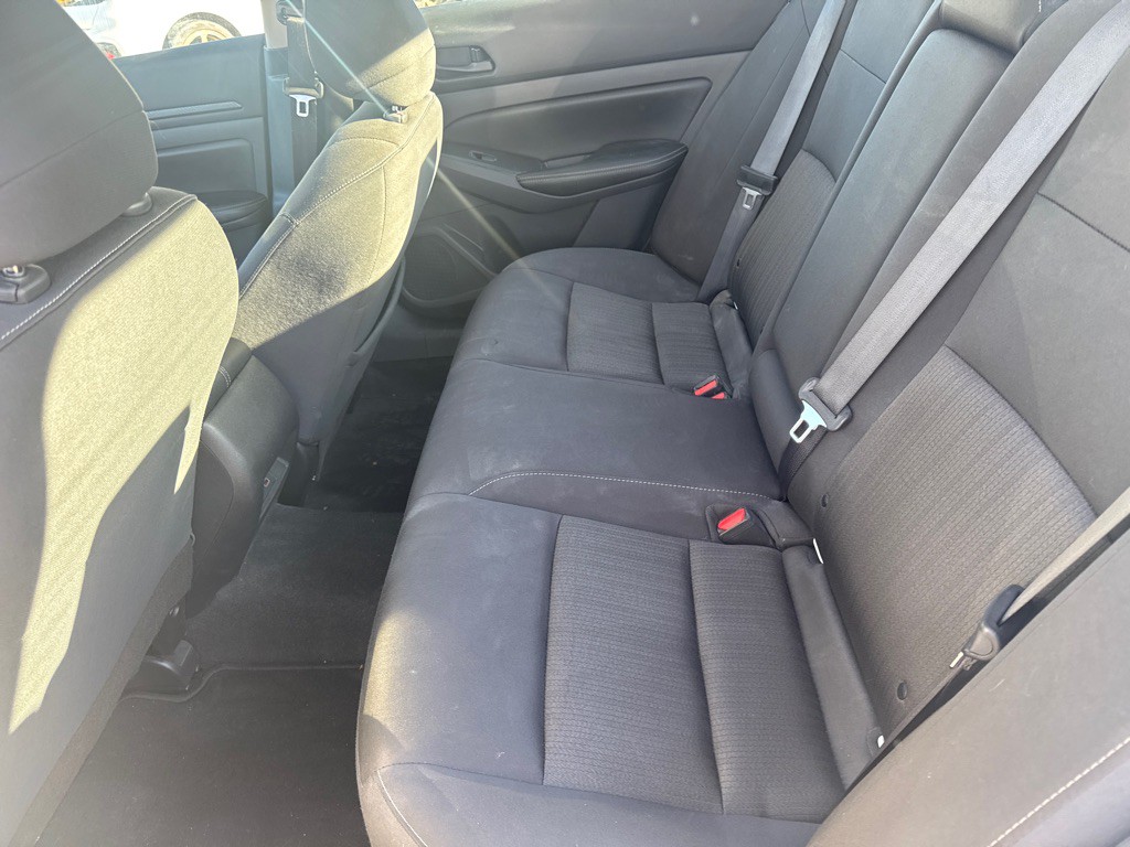 2024 Nissan Altima Image 17