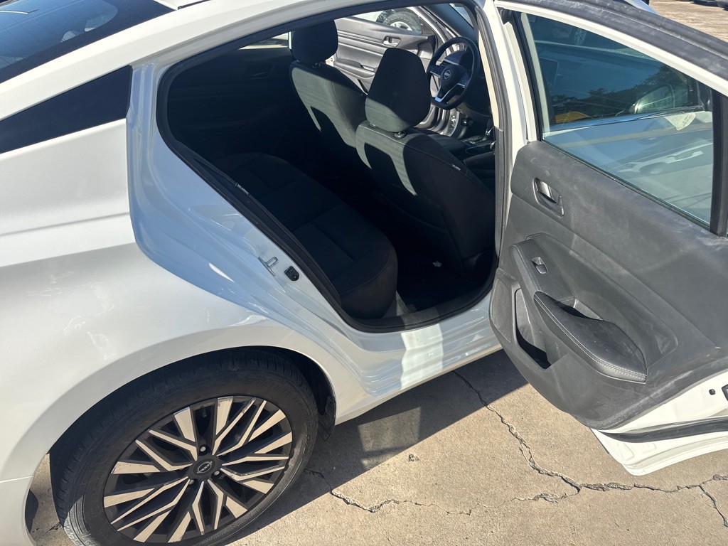 2024 Nissan Altima Image 19