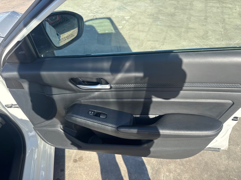 2024 Nissan Altima Image 23