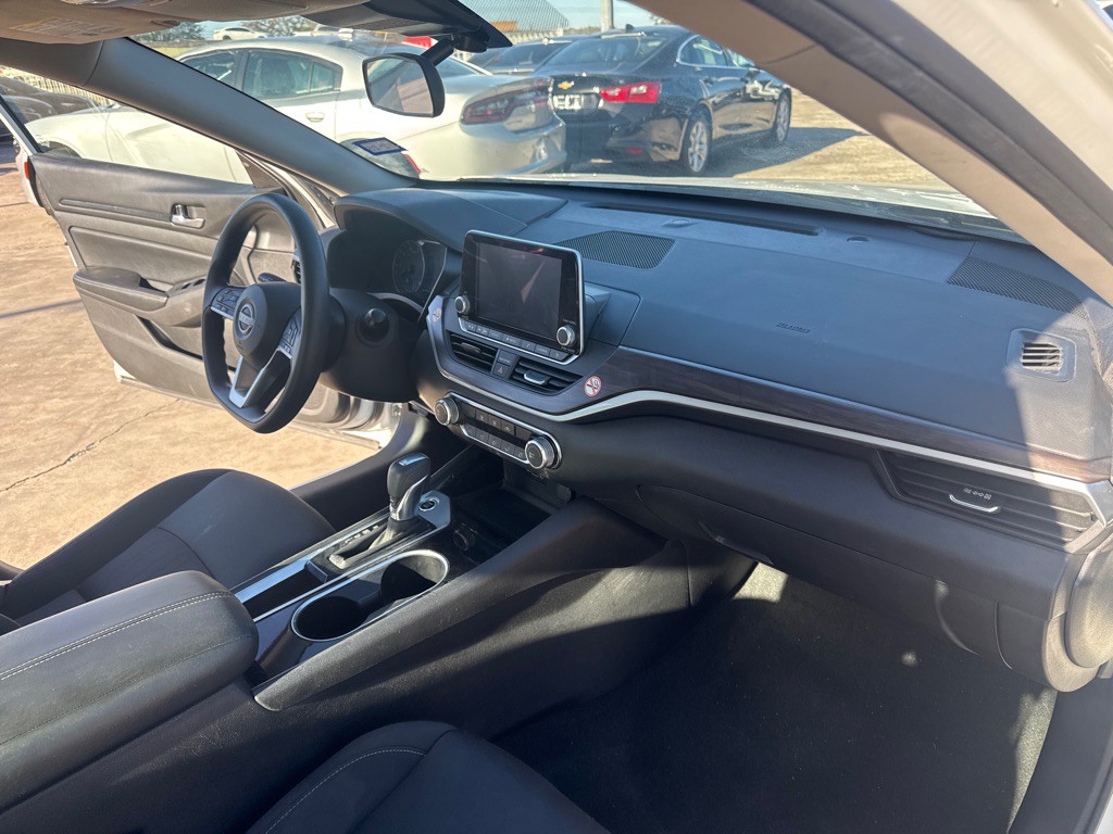 2024 Nissan Altima Image 25