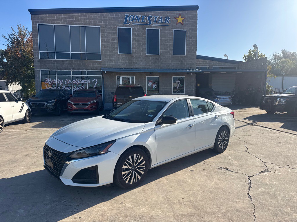 2024 Nissan Altima Image 1