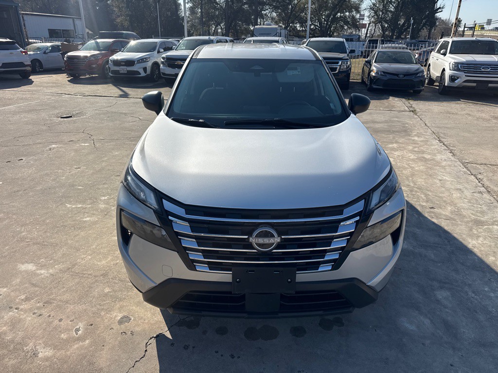 2024 Nissan Rogue Image 2