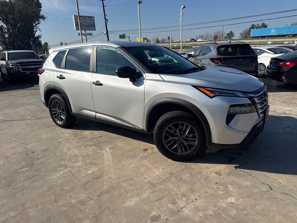 2024 Nissan Rogue Image 3