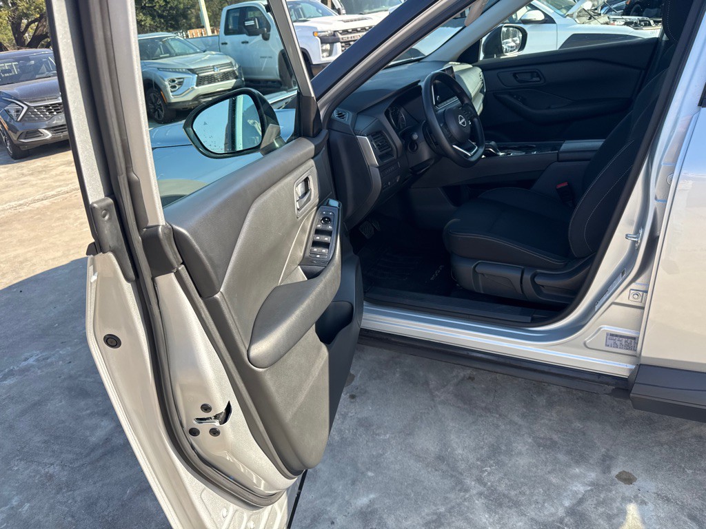 2024 Nissan Rogue Image 12