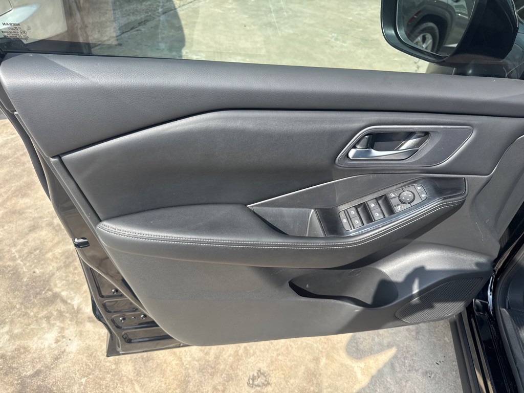 2025 Nissan Rogue Image 13