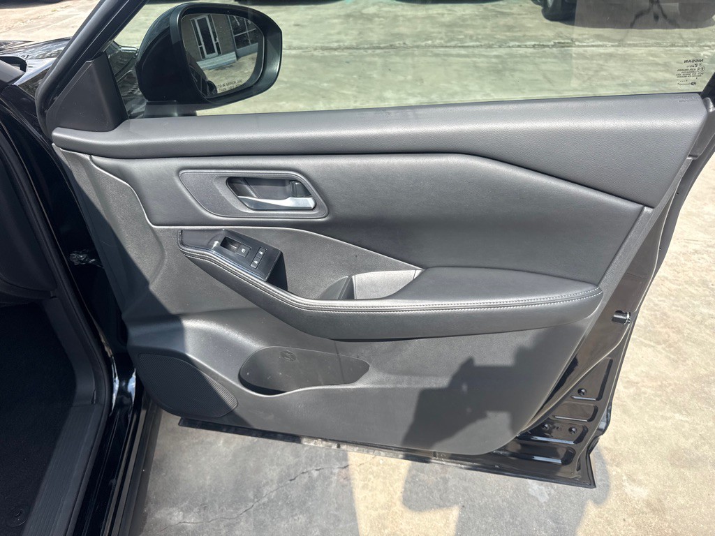 2025 Nissan Rogue Image 25