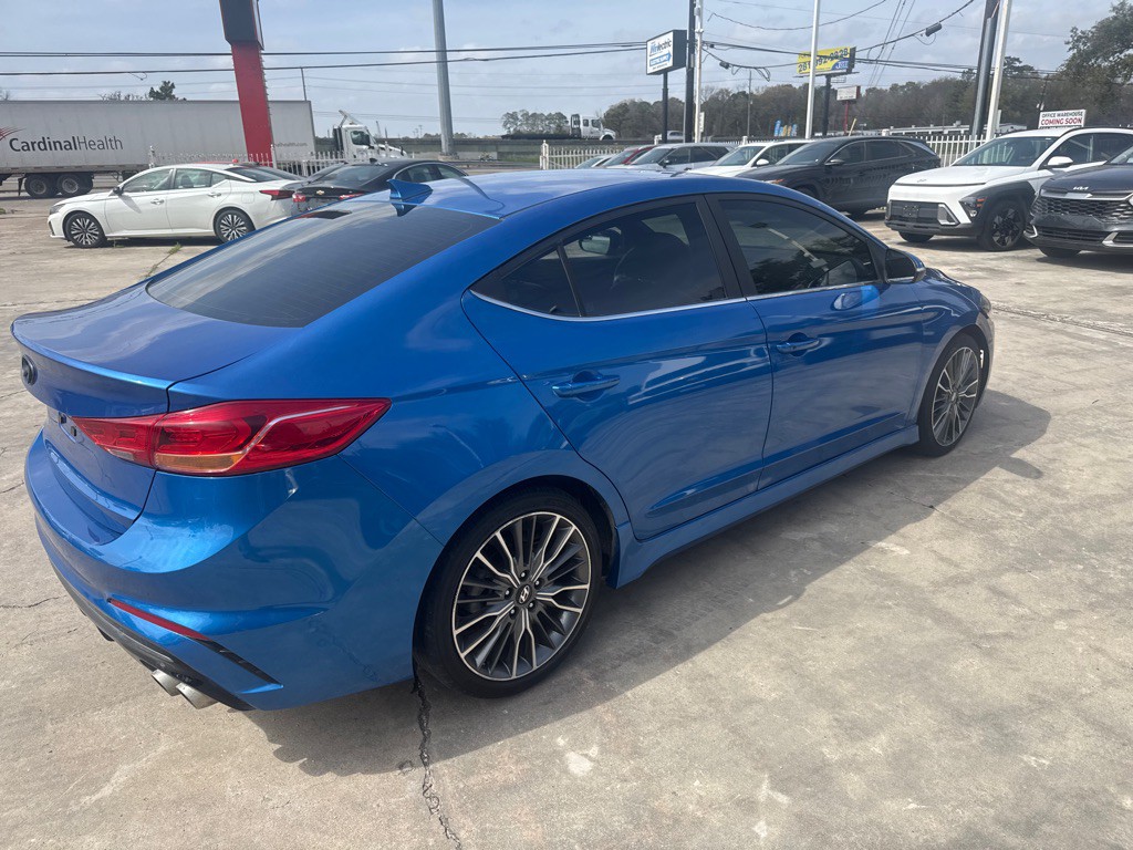 2017 Hyundai Elantra Image 5