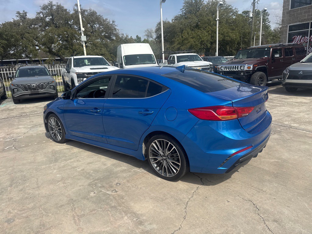 2017 Hyundai Elantra Image 8