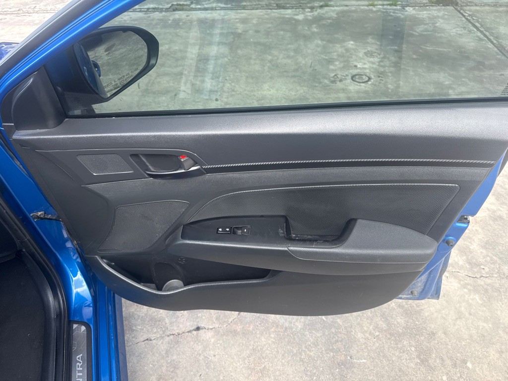 2017 Hyundai Elantra Image 23