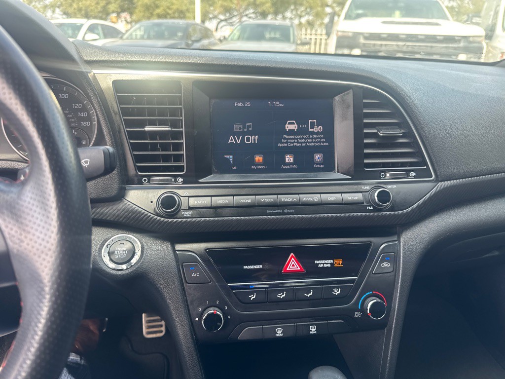 2017 Hyundai Elantra Image 30