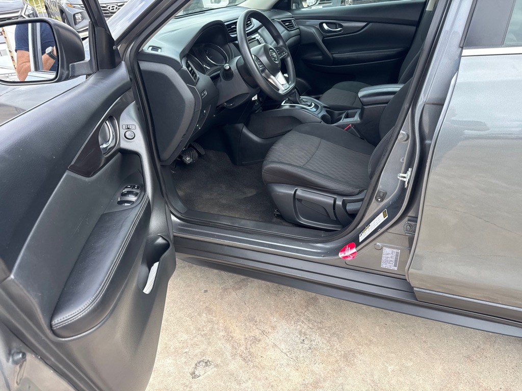 2018 Nissan Rogue Image 12