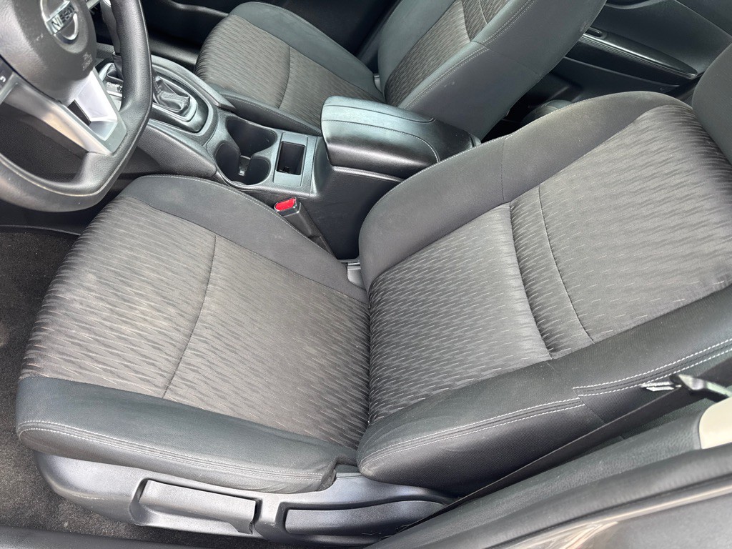 2018 Nissan Rogue Image 13