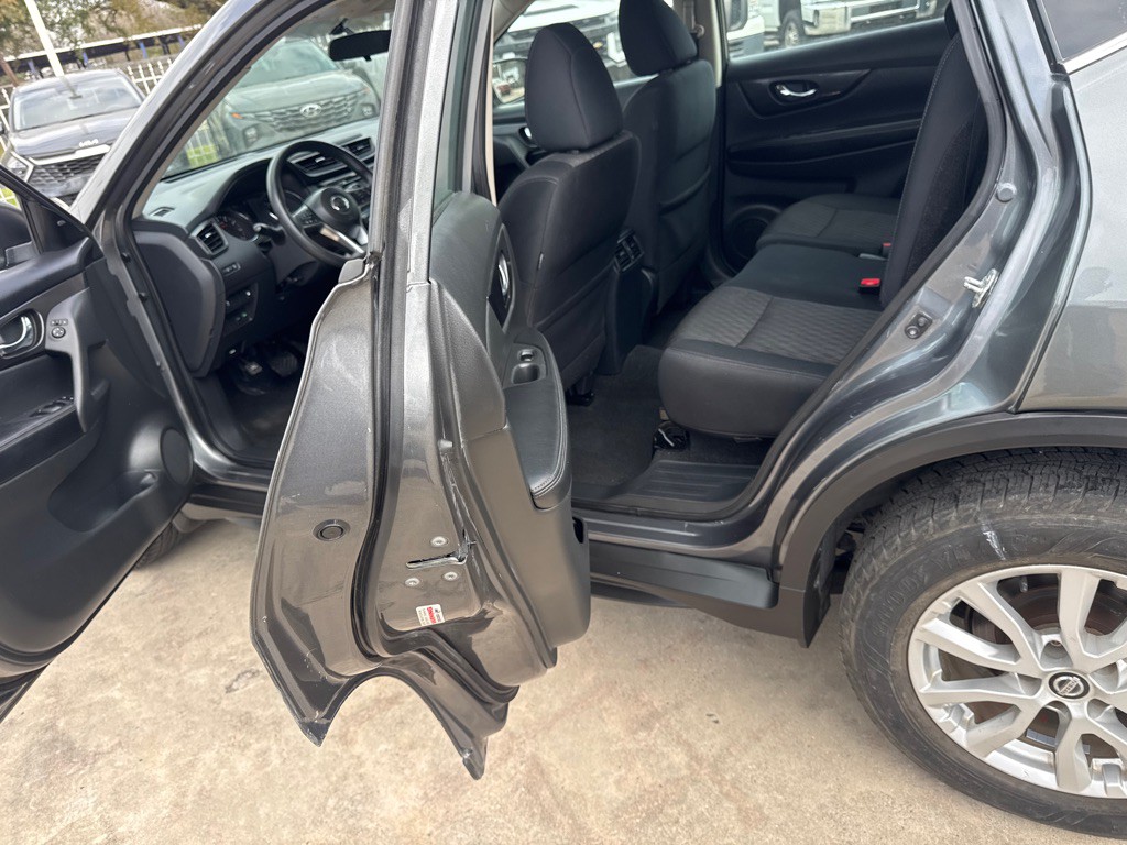 2018 Nissan Rogue Image 14