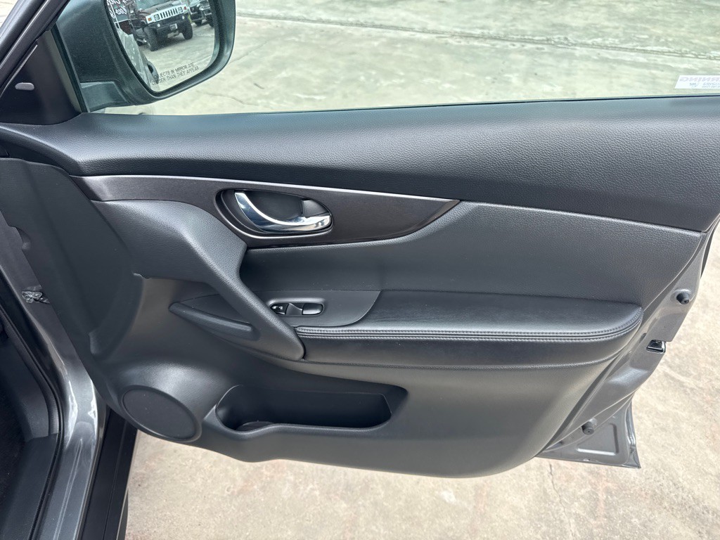 2018 Nissan Rogue Image 21