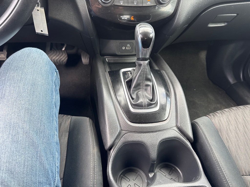 2018 Nissan Rogue Image 28