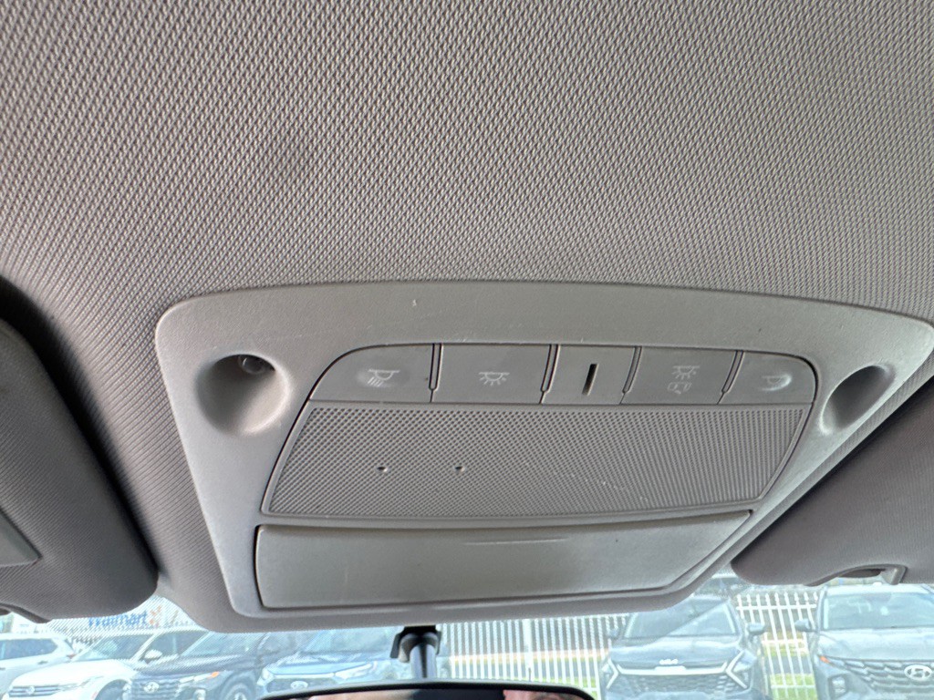 2018 Nissan Rogue Image 30