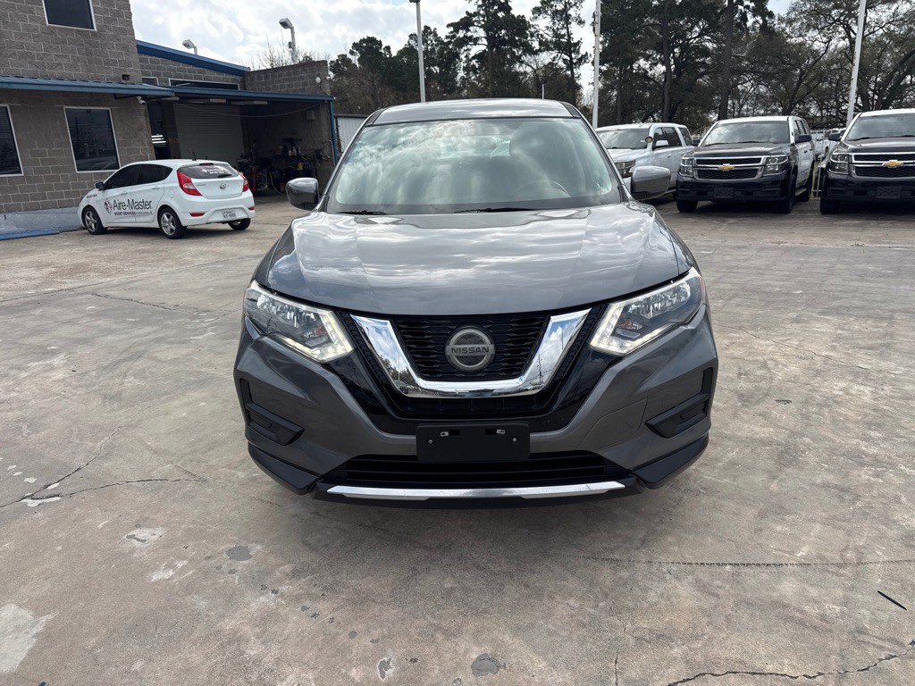 2018 Nissan Rogue Image 2