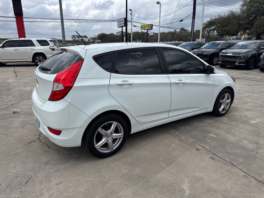 2016 Hyundai Accent Image 5