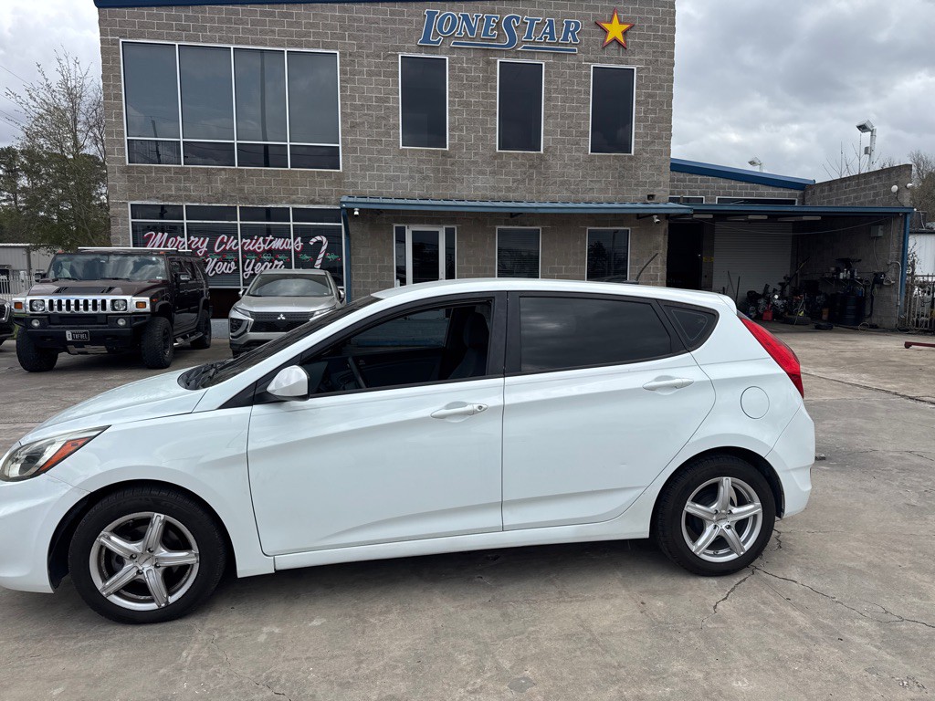 2016 Hyundai Accent Image 8