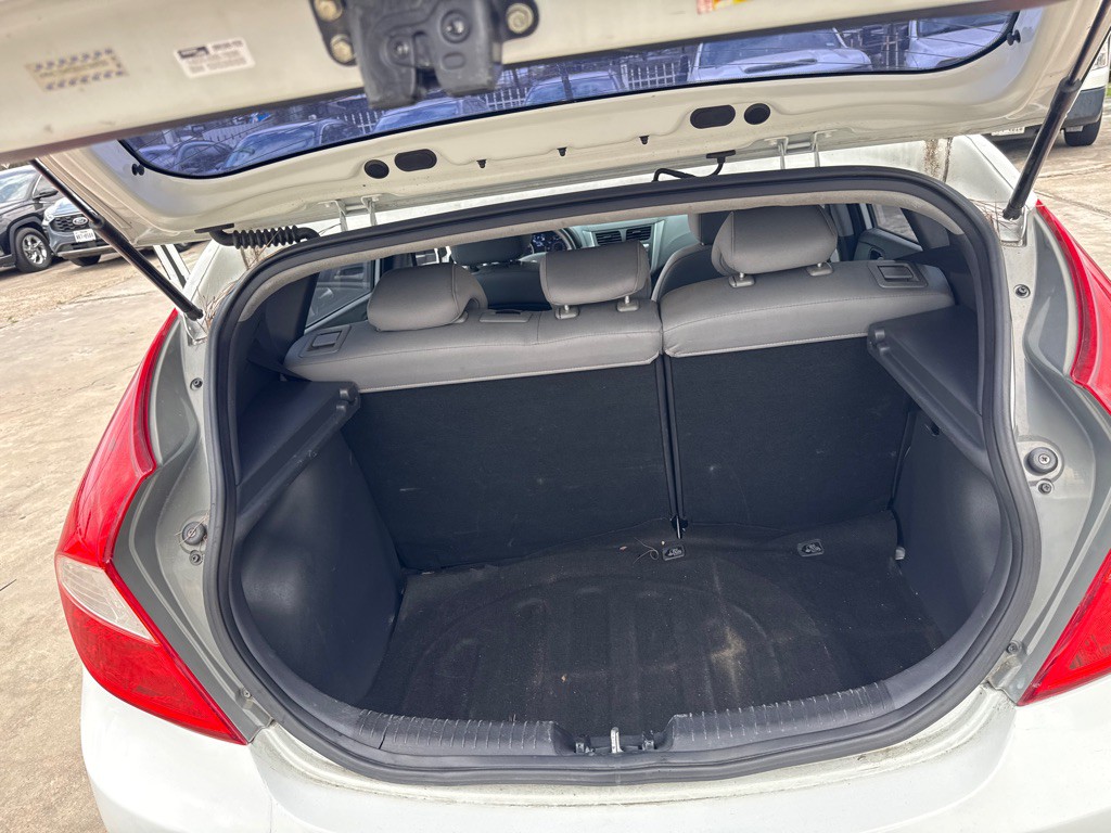 2016 Hyundai Accent Image 16