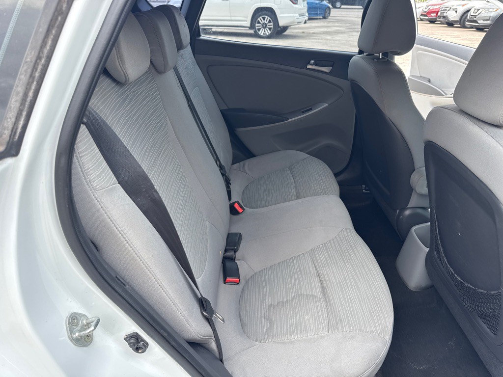 2016 Hyundai Accent Image 19