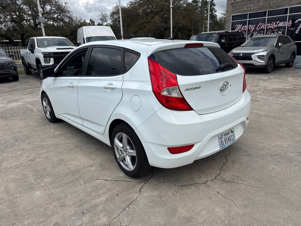 2016 Hyundai Accent Image 8