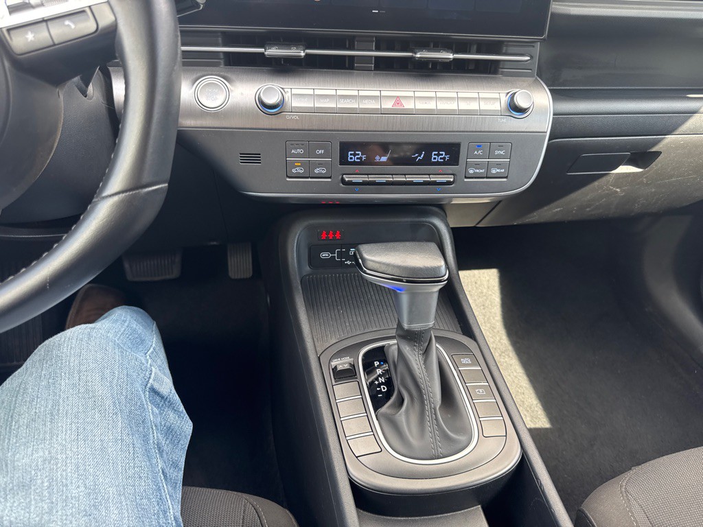 2024 Hyundai Kona Image 32