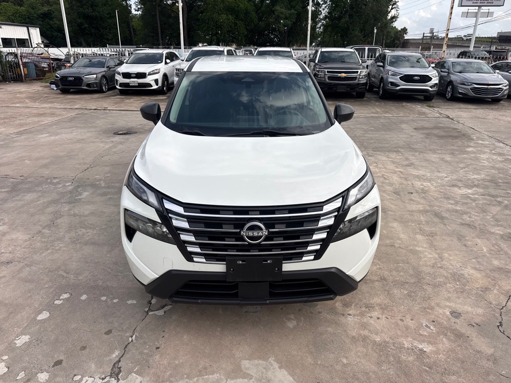 2024 Nissan Rogue Image 2