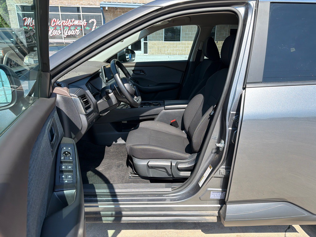2023 Nissan Rogue Image 13