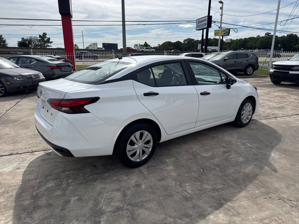 2025 Nissan Versa Image 5