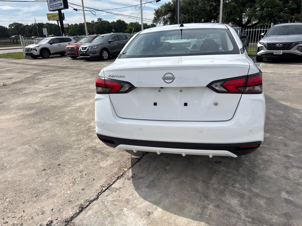 2025 Nissan Versa Image 6