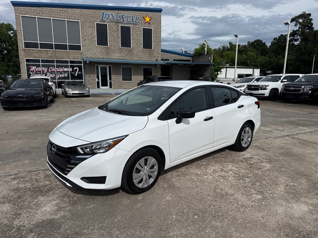 2025 Nissan Versa Image 9