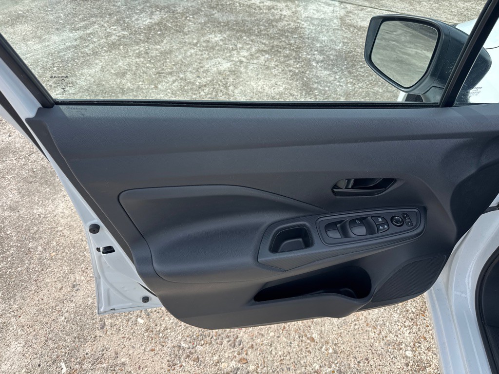 2025 Nissan Versa Image 12