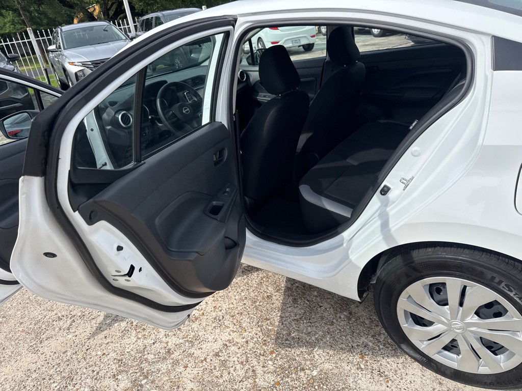 2025 Nissan Versa Image 14