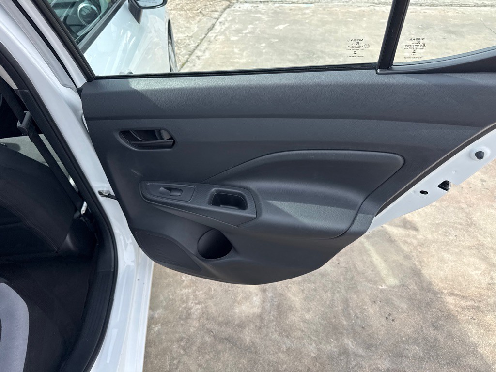 2025 Nissan Versa Image 18
