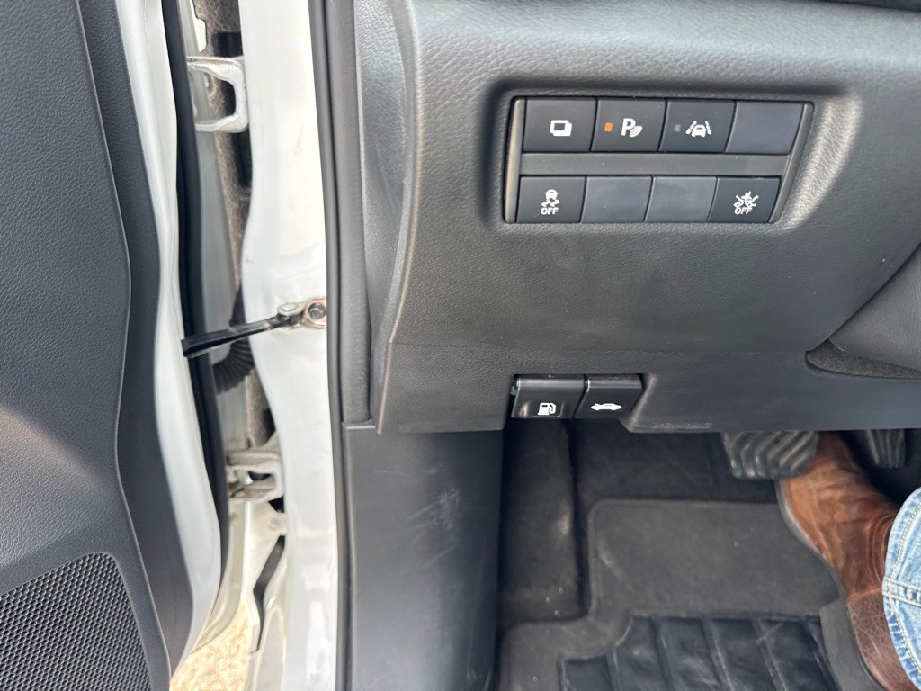 2025 Nissan Versa Image 25