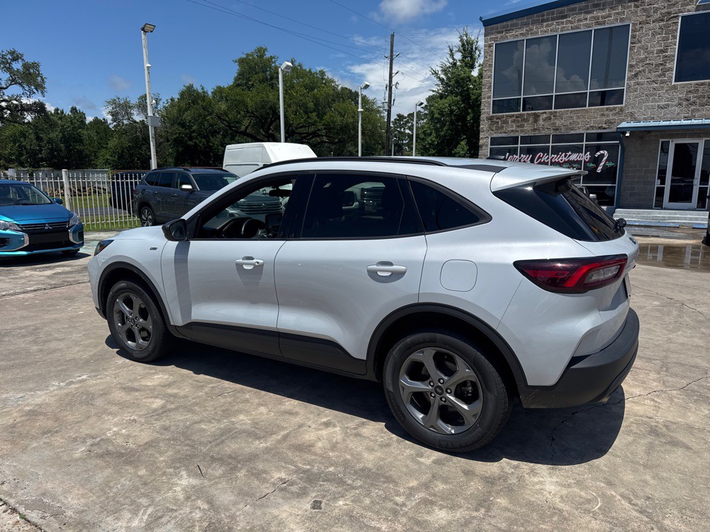 2025 Ford Escape Image 8