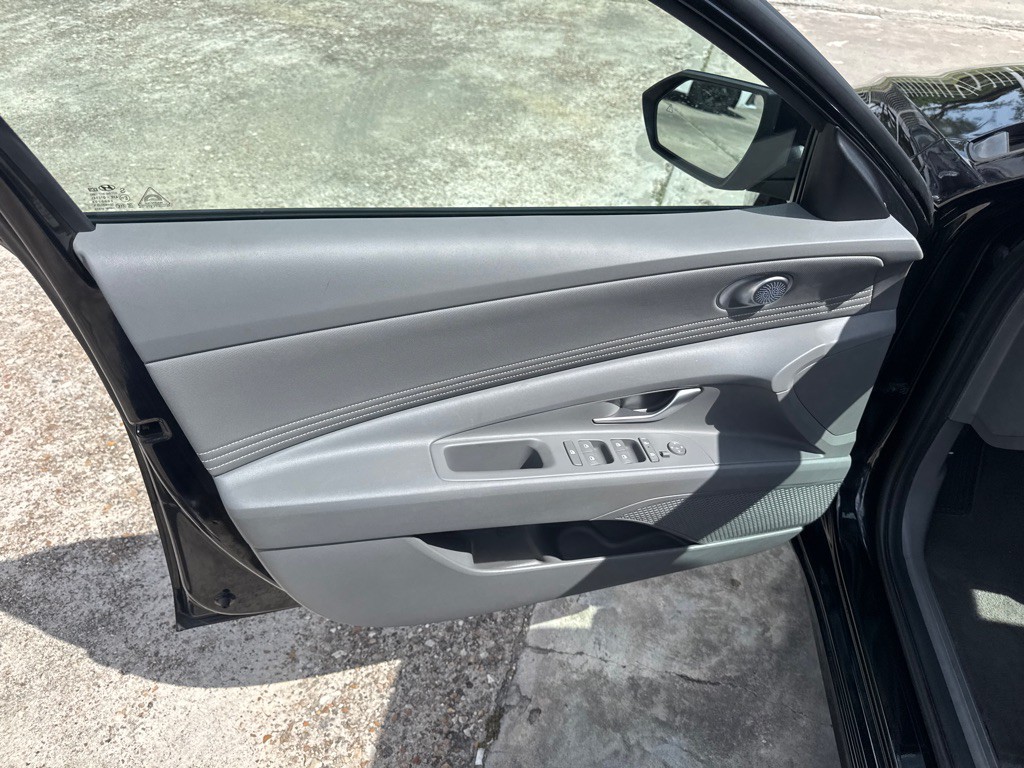 2025 Hyundai Elantra Image 13