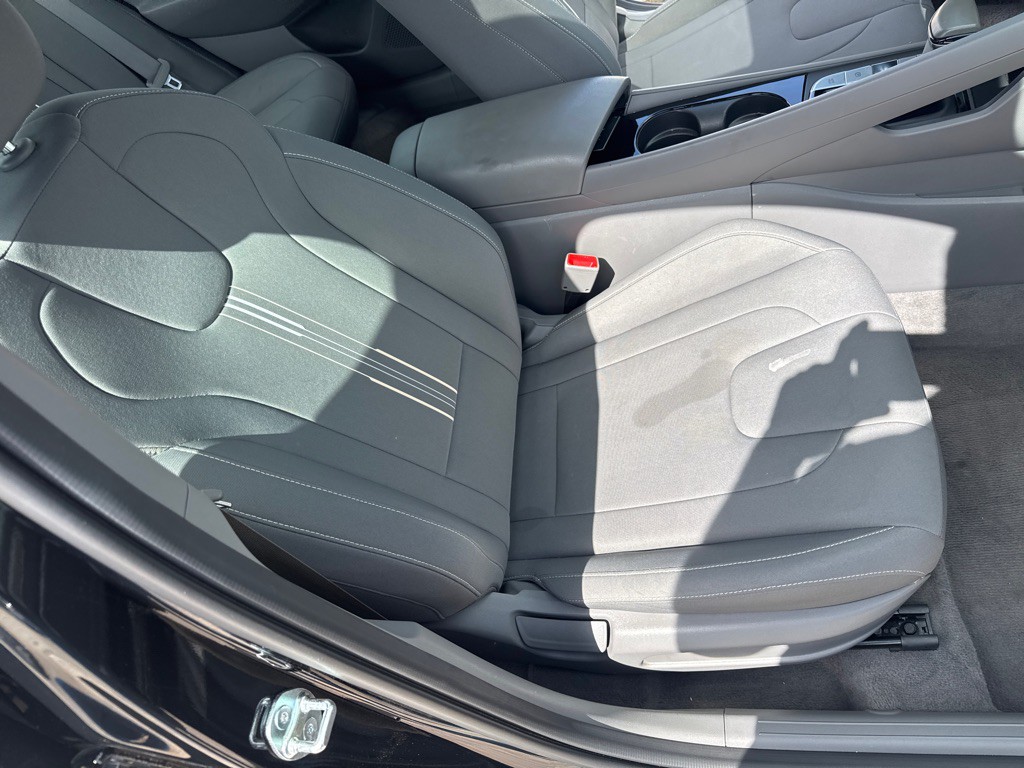 2025 Hyundai Elantra Image 24