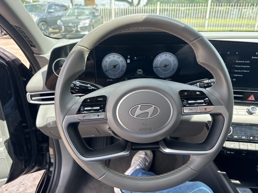 2025 Hyundai Elantra Image 27