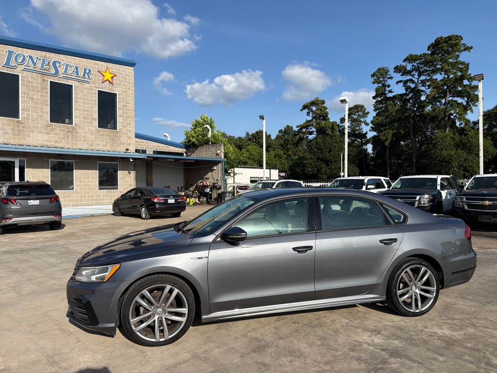 2018 Volkswagen Passat Image 1