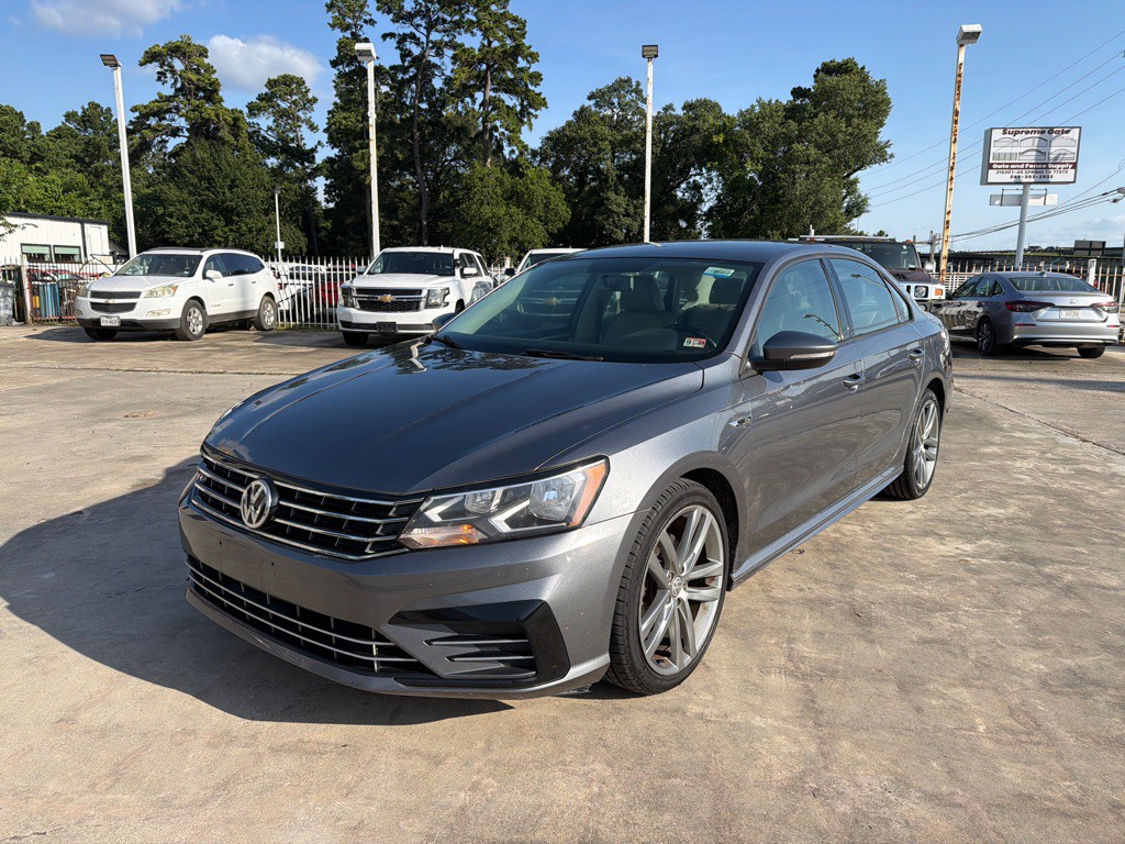 2018 Volkswagen Passat Image 2