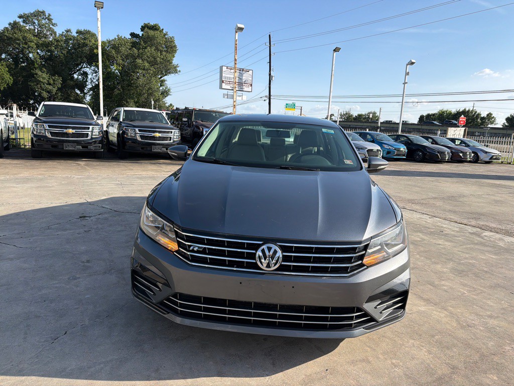2018 Volkswagen Passat Image 3