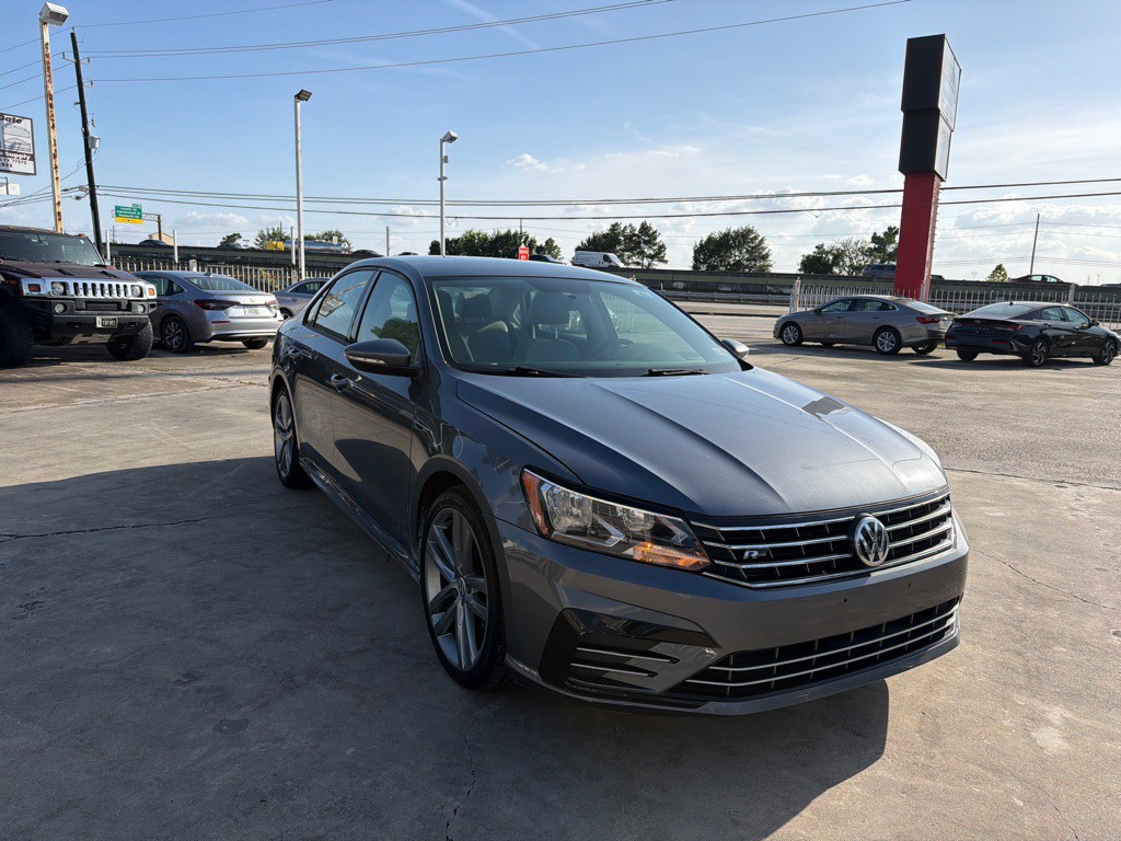 2018 Volkswagen Passat Image 4