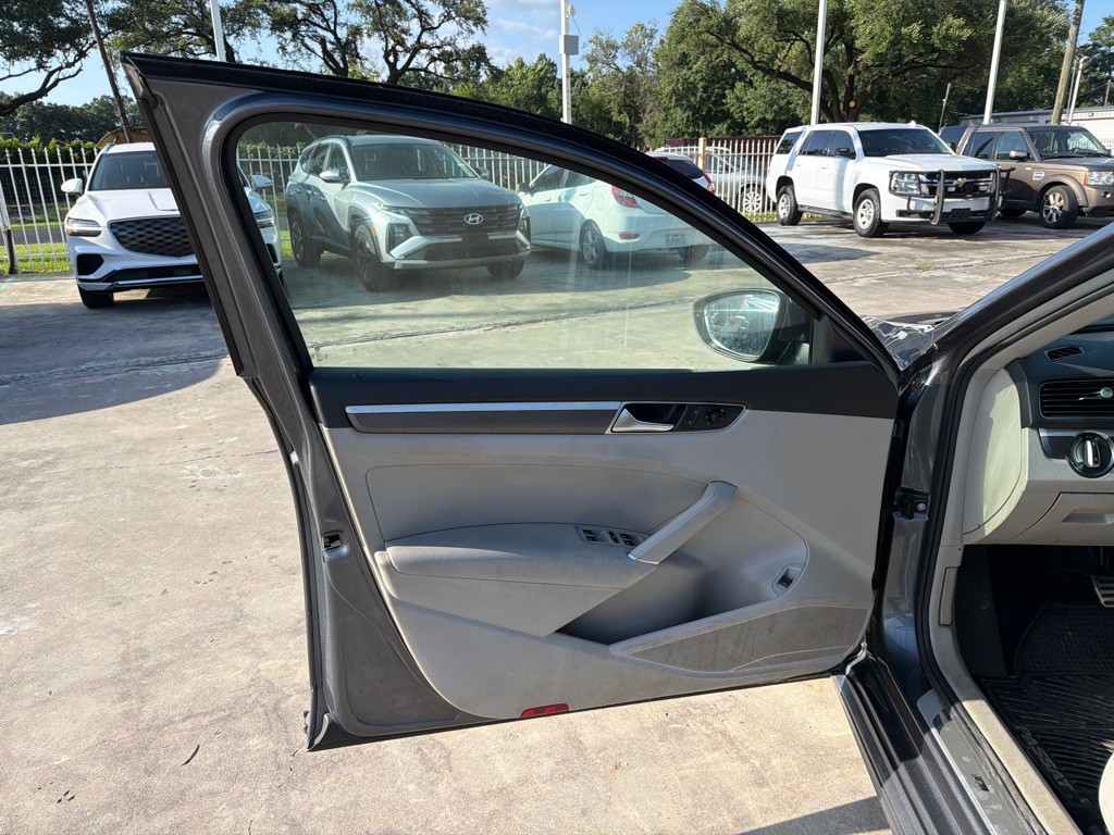 2018 Volkswagen Passat Image 10