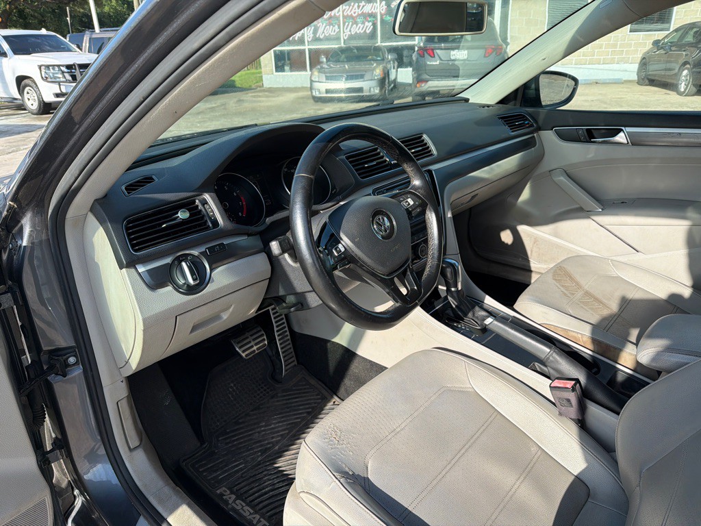 2018 Volkswagen Passat Image 12