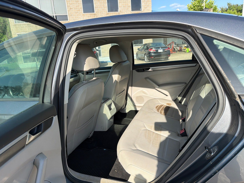 2018 Volkswagen Passat Image 14